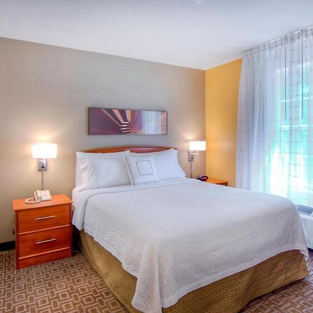 Towneplace Suites Raleigh Cary/Weston Parkway מראה חיצוני תמונה