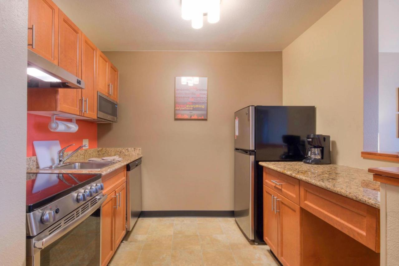 Towneplace Suites Raleigh Cary/Weston Parkway מראה חיצוני תמונה