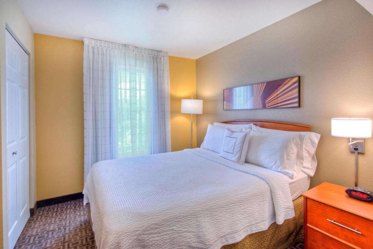Towneplace Suites Raleigh Cary/Weston Parkway מראה חיצוני תמונה