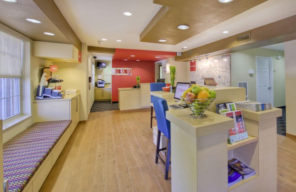 Towneplace Suites Raleigh Cary/Weston Parkway מראה חיצוני תמונה