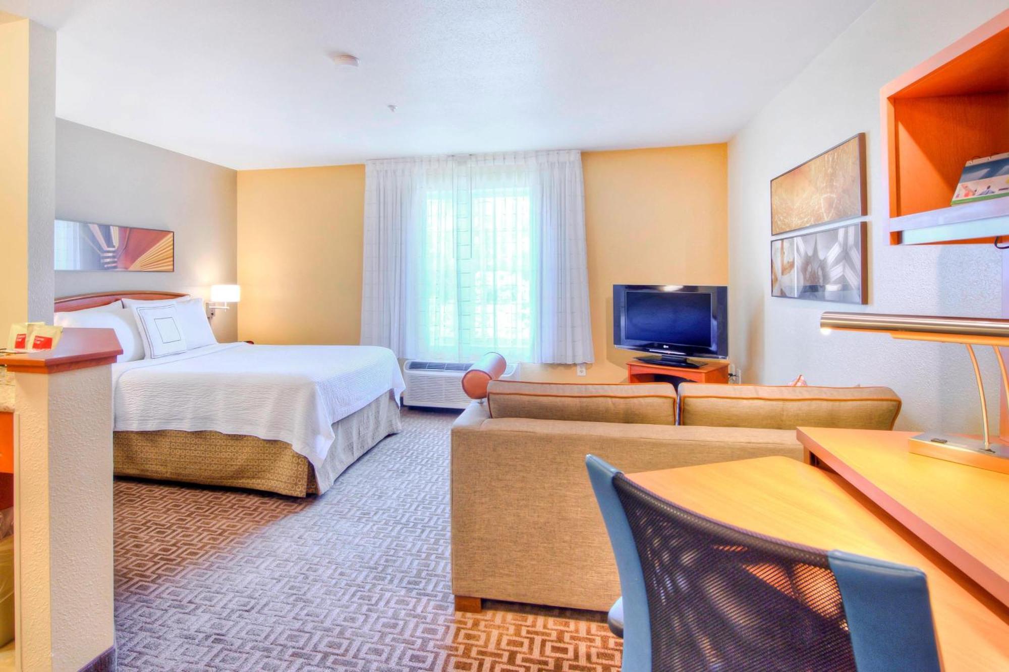 Towneplace Suites Raleigh Cary/Weston Parkway מראה חיצוני תמונה