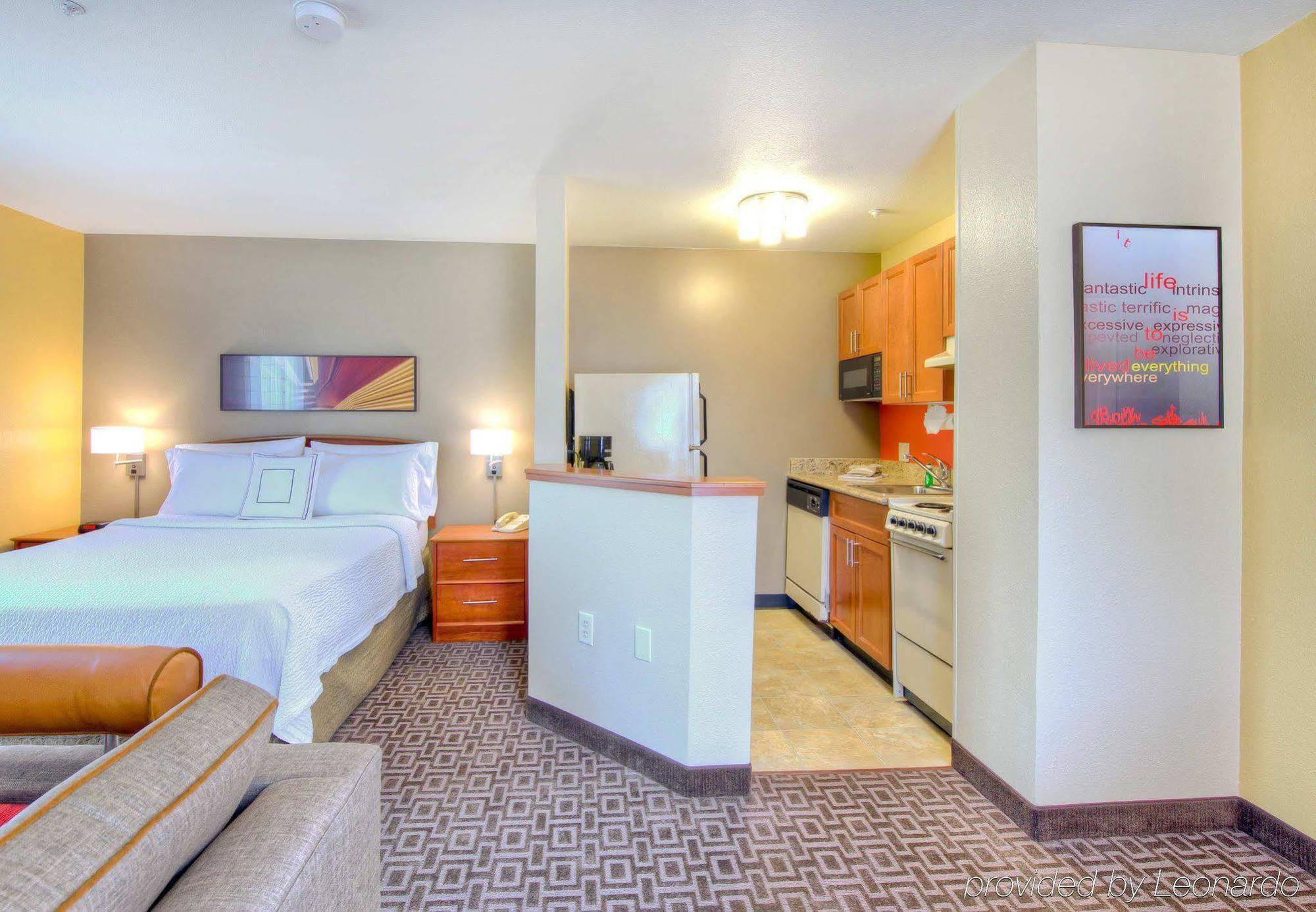 Towneplace Suites Raleigh Cary/Weston Parkway מראה חיצוני תמונה